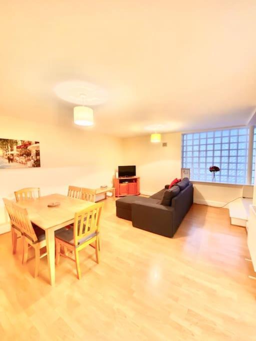 2 Bed Apartment In City Centre Dublin Eksteriør billede